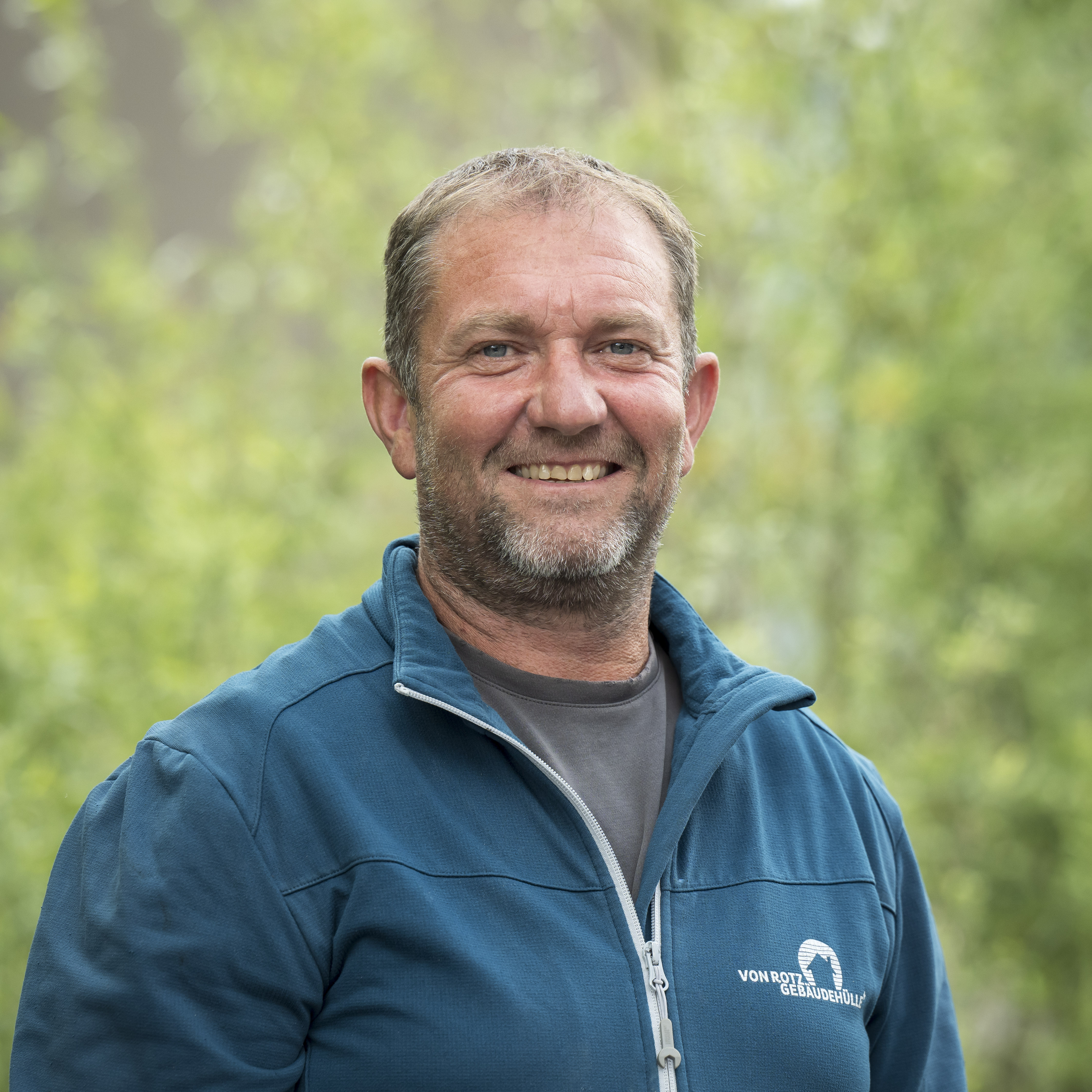 - von-rotz-gebaudehulle-team-25-2.jpg